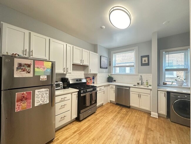 Building Photo - 805 Judson Ave