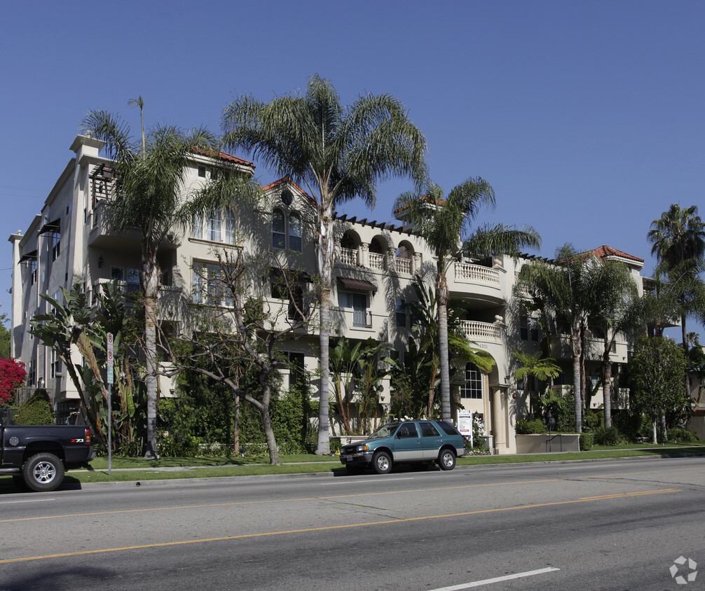 Primary Photo - 4321 Laurel Canyon Boulevard