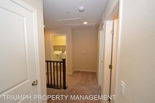 Foto del edificio - 7563 Whitman Colonial St