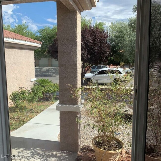 Foto del edificio - 5945 Badlands Ln