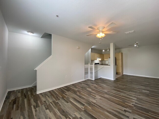 Foto del edificio - Spacious 1br/1ba Visconti Townhome!