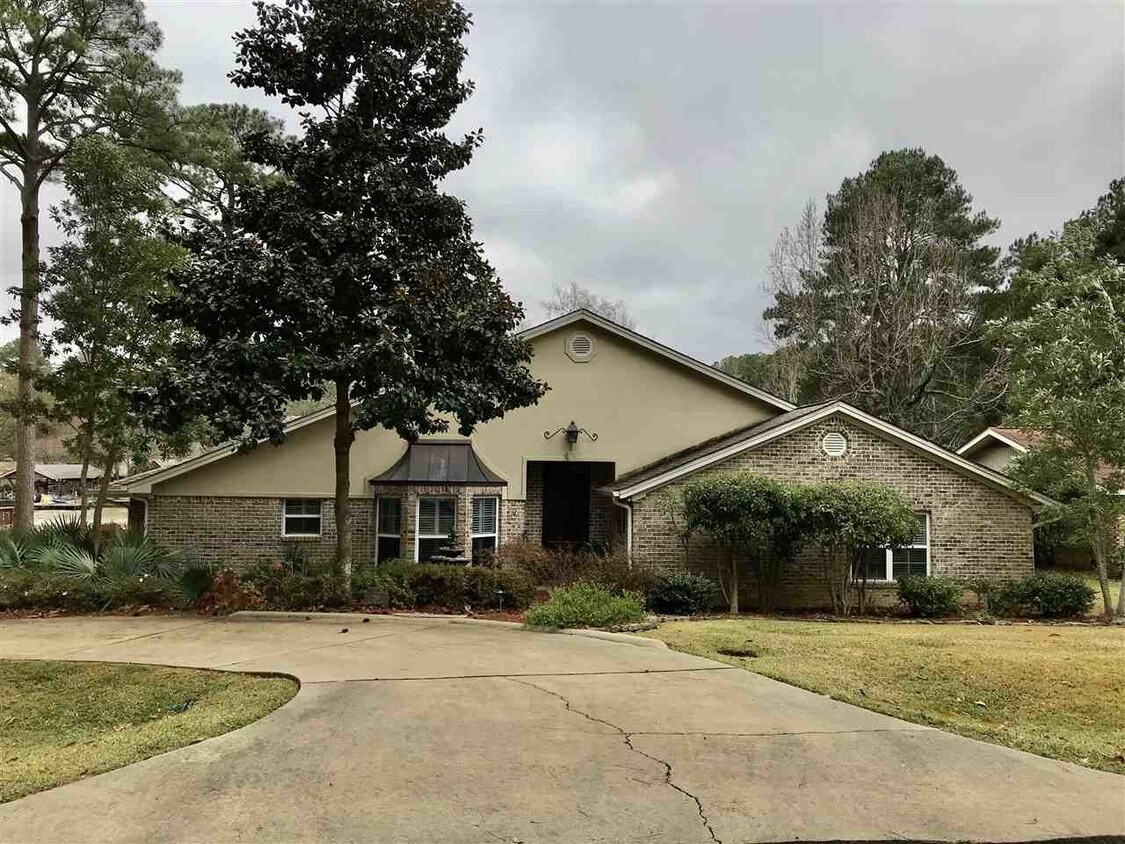 Primary Photo - 204 Bay Park Dr
