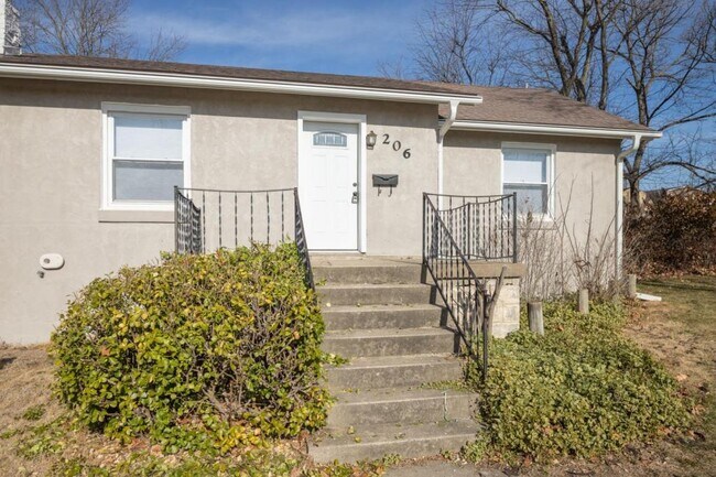 Building Photo - 206 W Wimer St