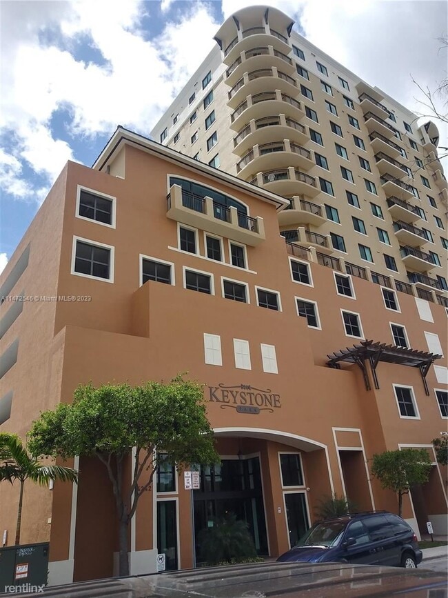 Building Photo - 3 br, 2 bath House - 4242 NW 2nd St Apt 704