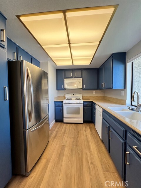 Building Photo - 8777 Tulare Dr