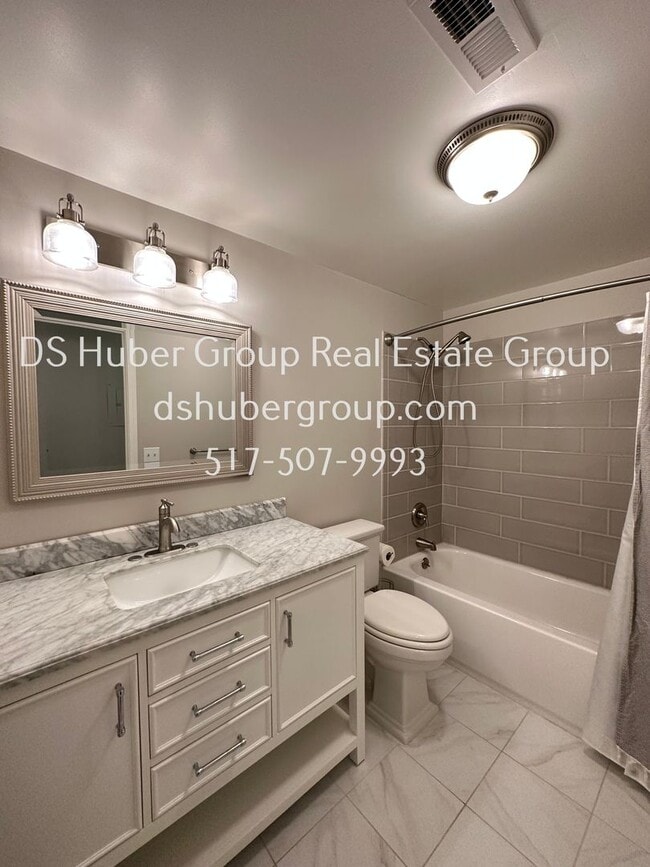 Building Photo - 5400 Maple Ridge Rd