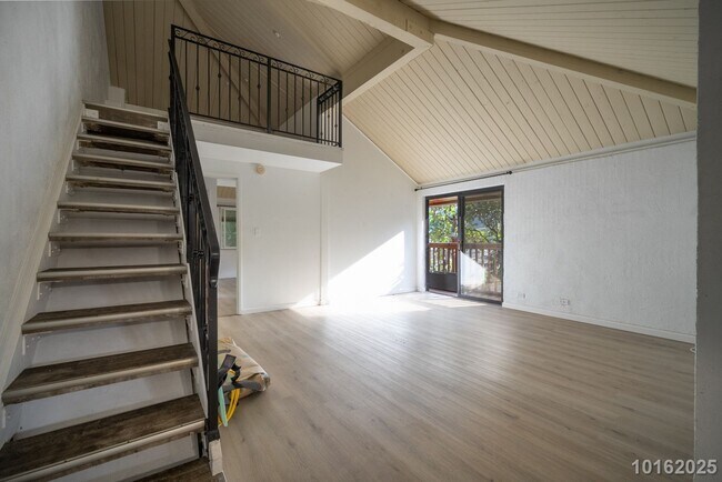 Foto del edificio - $2,500 / 1br - 1 BED WITH LOFT CONDO 1 BAT...