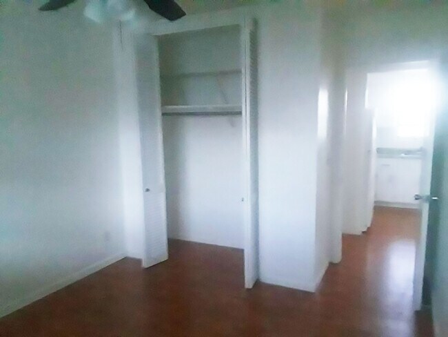 Foto del edificio - 7401 Pines Blvd