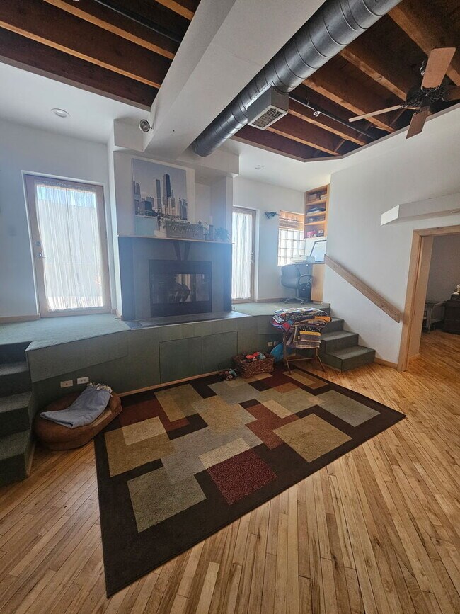 Foto del edificio - 537 Custer Ave