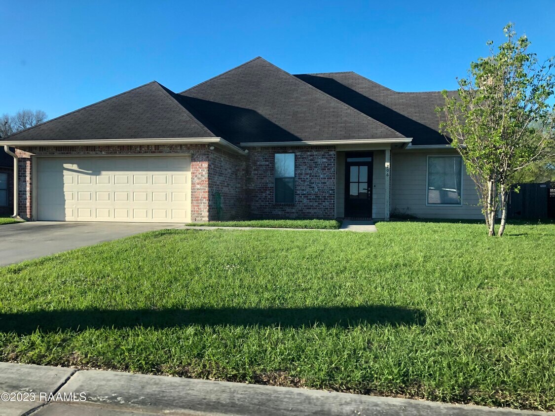 206 Waterberry Dr, Broussard, LA 70518 House Rental in Broussard, LA