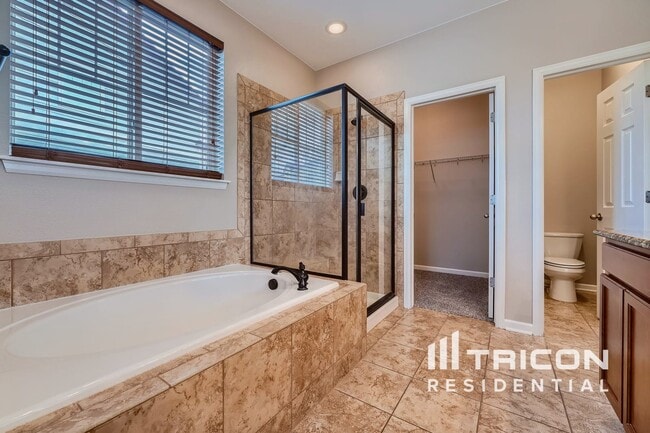 Building Photo - 26110 E Davies Dr