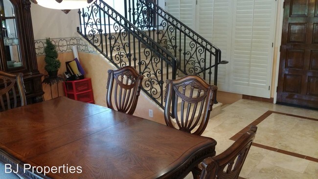 Building Photo - 4 br, 3 bath House - 904 Via Zumaya