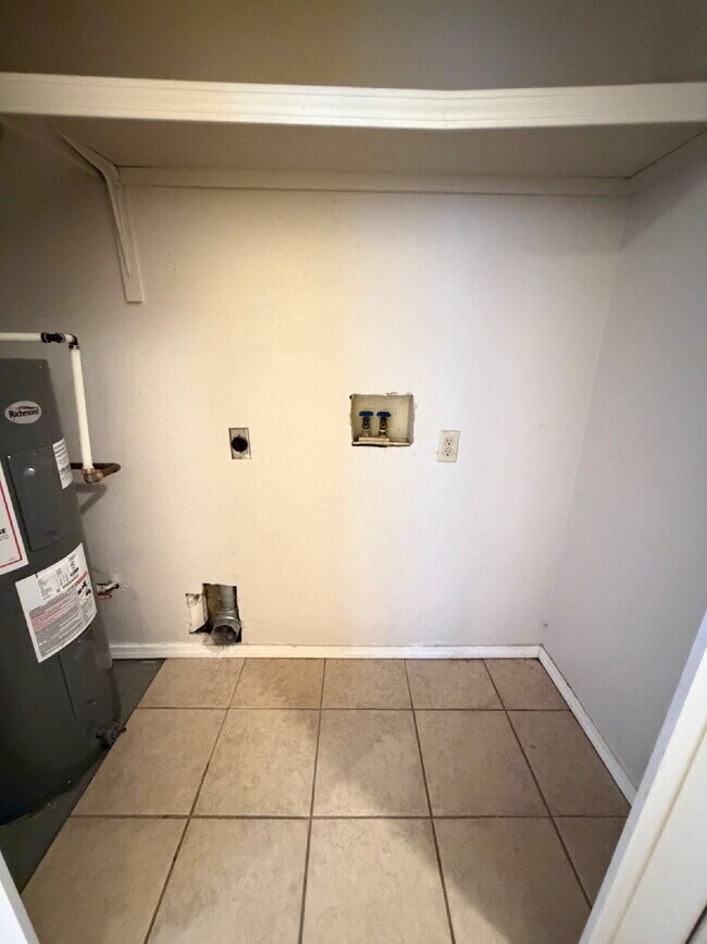 Foto del edificio - Last 2BR / 2BA unit - Community swimming pool