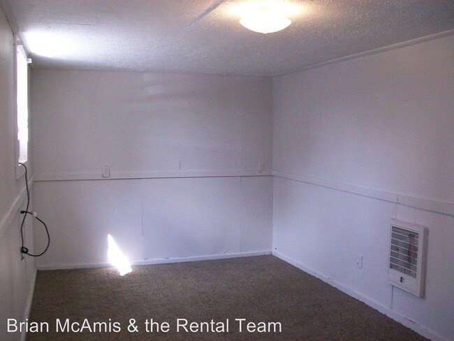 Building Photo - 812 Sherwood Dr