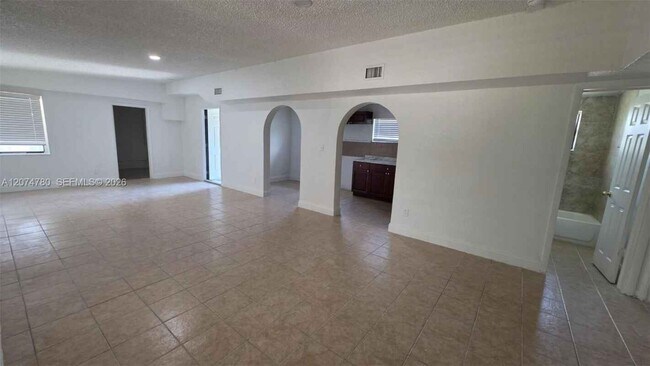 Foto del edificio - 1514 NW 11th Pl