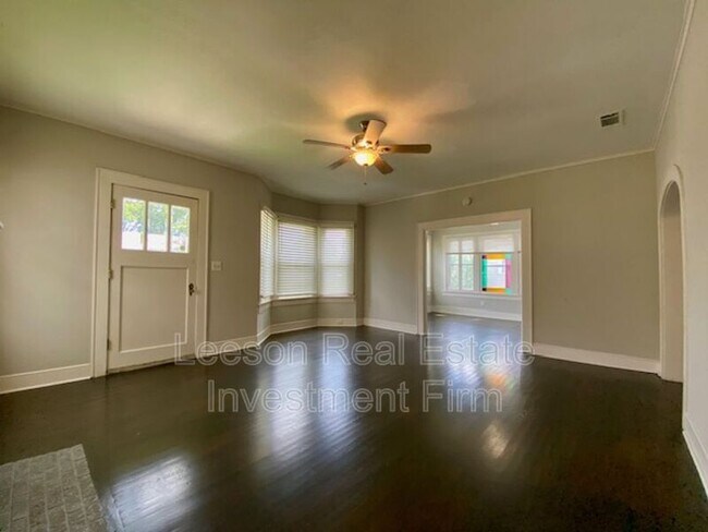 Foto del edificio - 819 Linden St