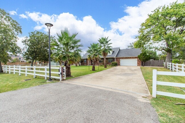 Building Photo - 3406 Maryland St