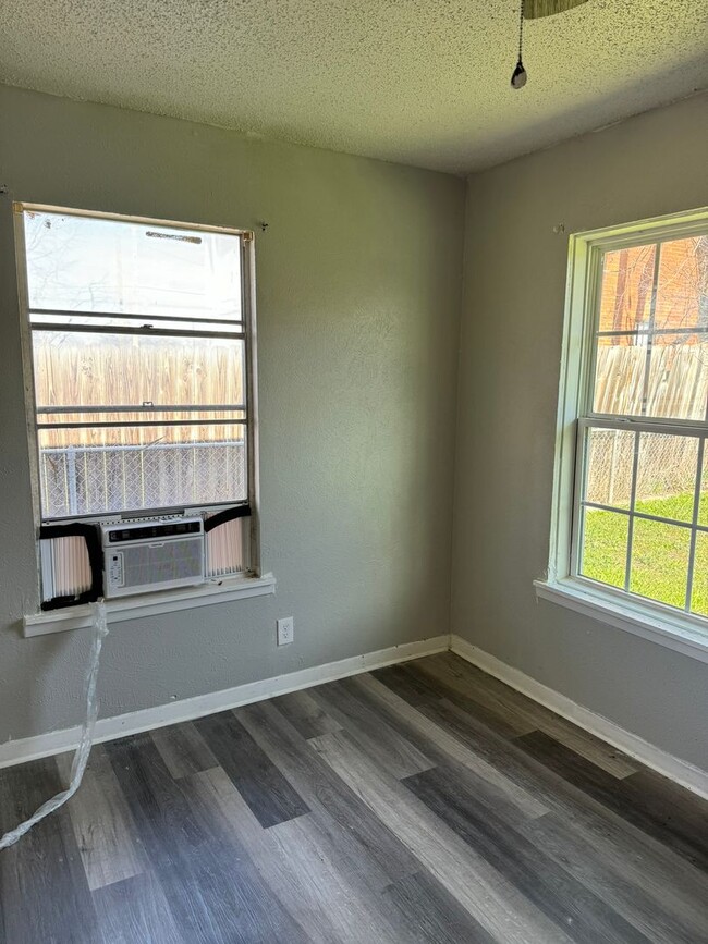 Building Photo - 1900 N 4th St