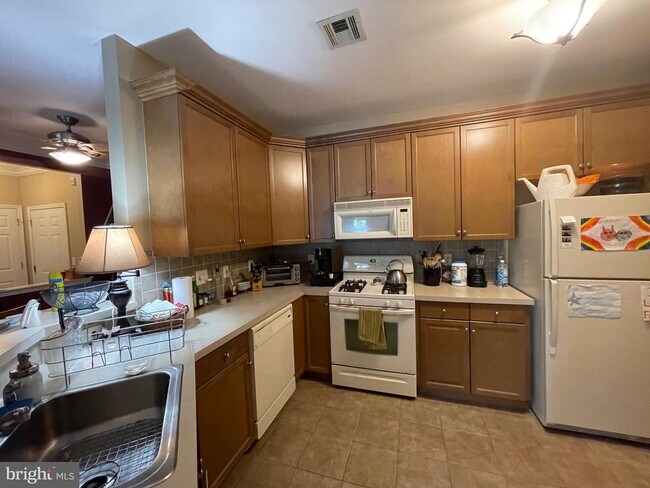 Building Photo - 213 Masterson Ct