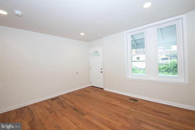 Building Photo - 114 Brookfield Terrace