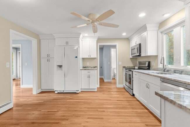 Building Photo - 45 Stanford Dr