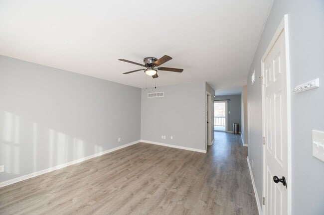 Foto del edificio - 5266-68 Plaza Ave