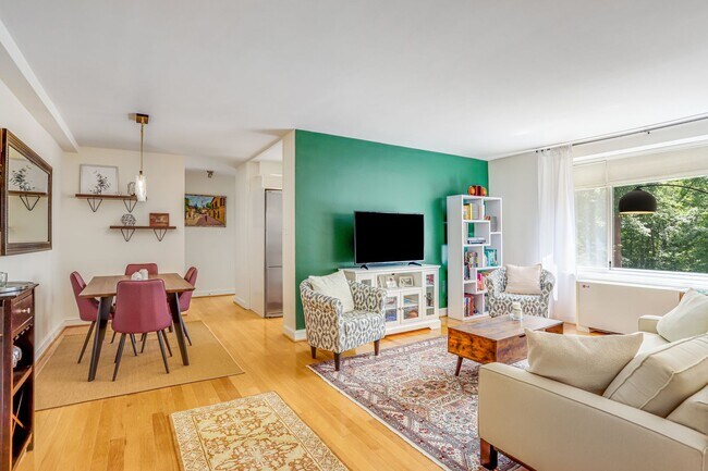 Foto del edificio - Glover Park Oasis