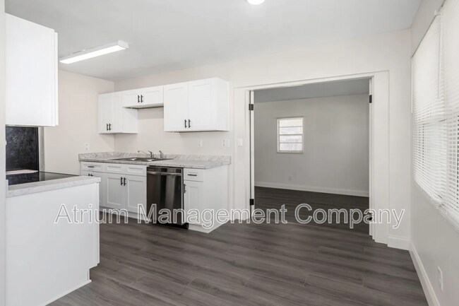 Foto del edificio - 6011 67th Ave N