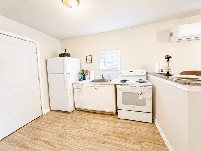 Building Photo - 8109 Double