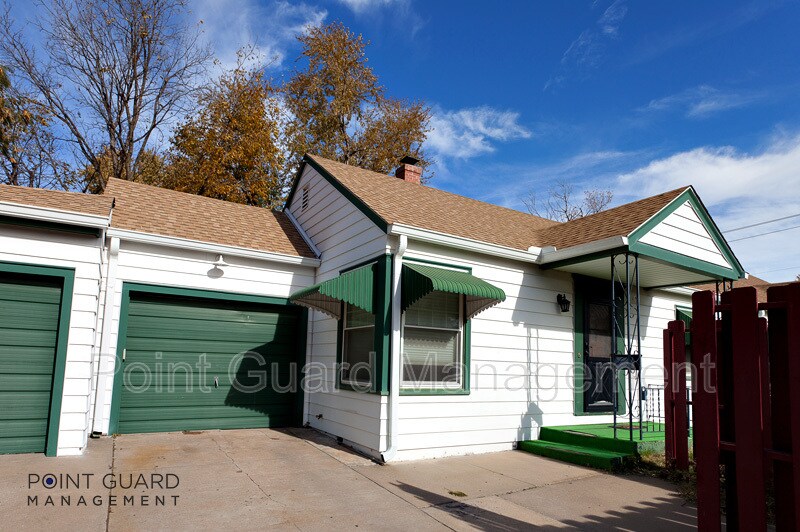 Primary Photo - 4722-4724 E Elm St
