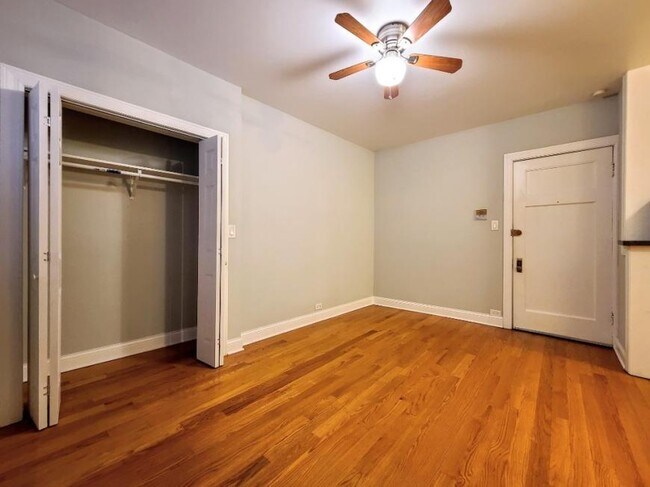 Building Photo - 0 bedroom in CHICAGO IL 60657