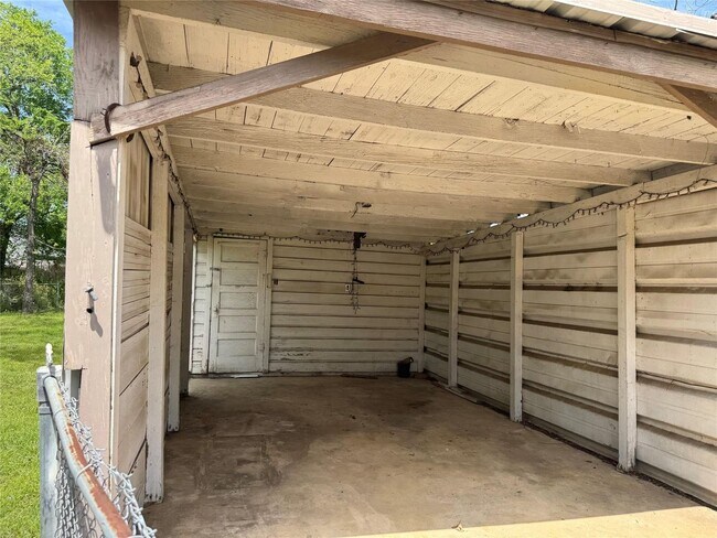 Foto del edificio - House for Lease in Denison
