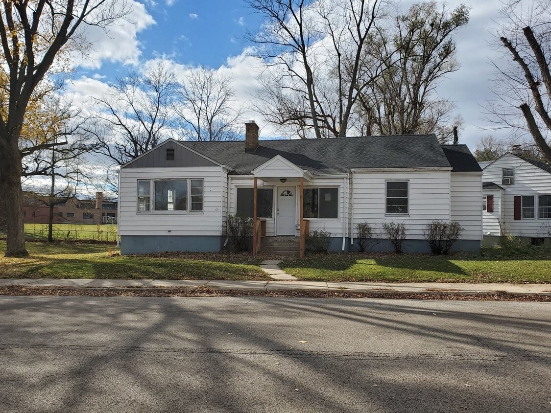 333 Osage St, Wauconda, IL 60084 House Rental in Wauconda, IL