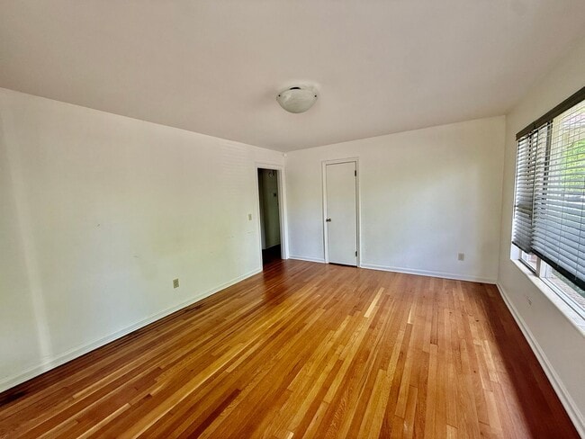Foto del edificio - 2/1 Apartment in Historic Decatur Available Now!!