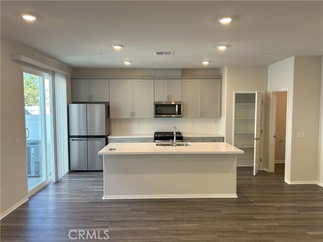 Building Photo - 40416 Birchfield Dr