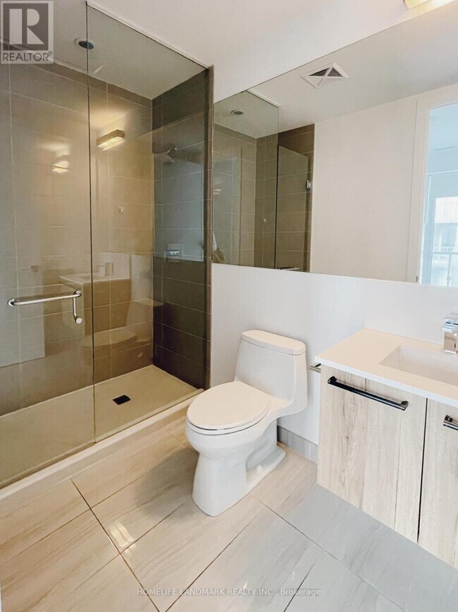 Building Photo - 28 Wellesley St E