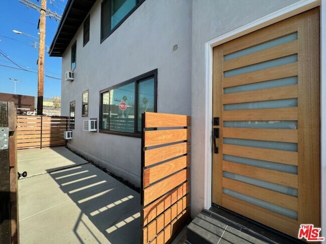 Foto del edificio - 11700 Dorothy St