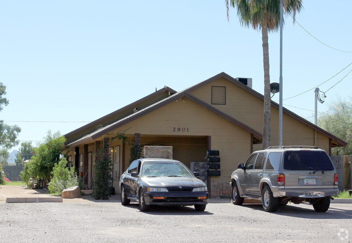 2901 E Campo Bello Dr, Phoenix, AZ 85032 Apartments in Phoenix, AZ