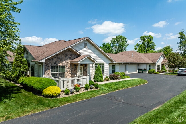 Building Photo - Fox Chase Luxury Apts