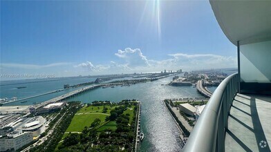 Building Photo - 888 Biscayne Blvd