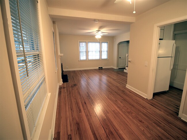 Building Photo - 4111 Paunack Ave