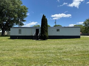 Building Photo - 207 Closade Connector Rd