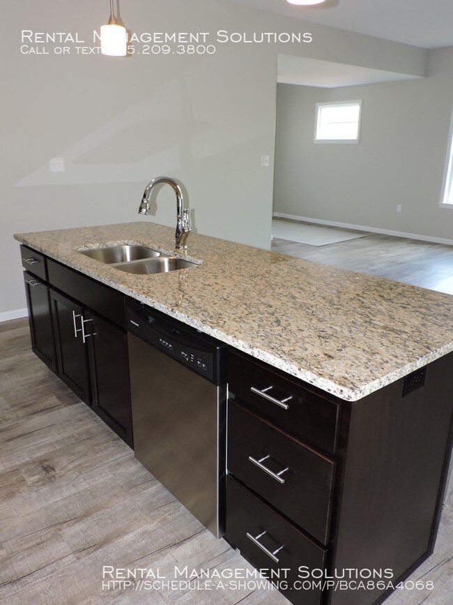 Foto del edificio - 5812 SW 12th St