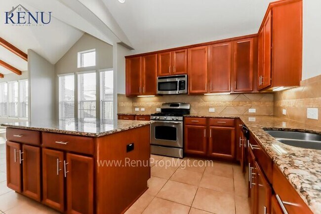 Foto del edificio - Now Available!