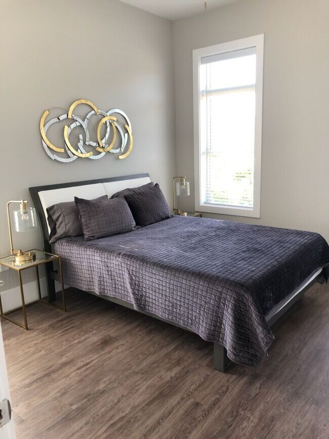 Building Photo - Furnished 2 BR 2 BA - Overbrook Lofts Down...