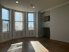 Building Photo - 712 15th St