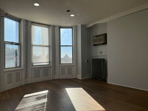 Building Photo - 712 15th St
