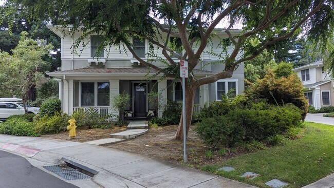 Foto del edificio - 843 Paulson Circle