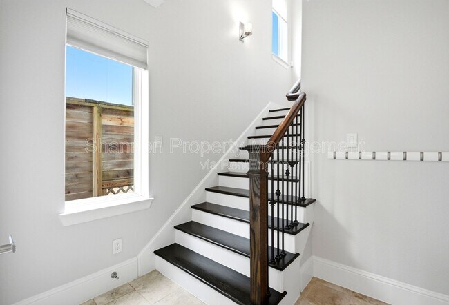 Building Photo - 2119 Taft St
