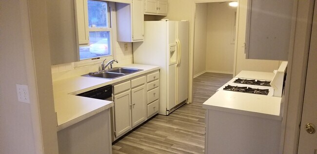 Foto del edificio - 2286 W Kessler Blvd N Dr